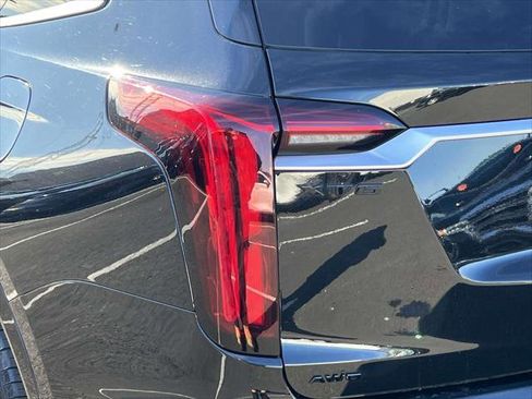 Used 2024 Cadillac XT6 Premium Luxury image 11