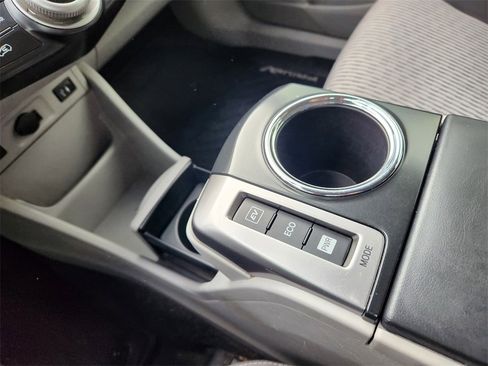 Used 2015 Toyota Prius V Five image 22