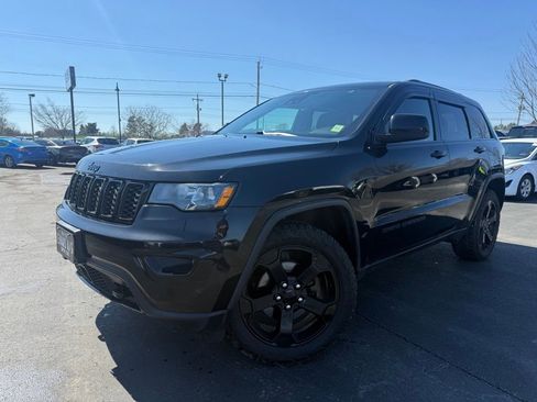 Used 2020 Jeep Grand Cherokee Laredo AWD/4WD image 1