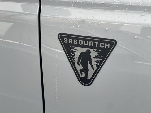 Used 2026 Ford Bronco 2-Door w/ Sasquatch Package AWD/4WD image 5