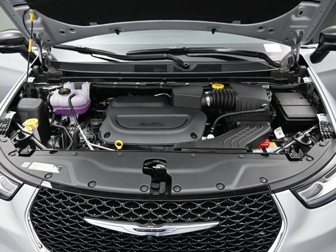 New 2026 Chrysler Pacifica Select image 28