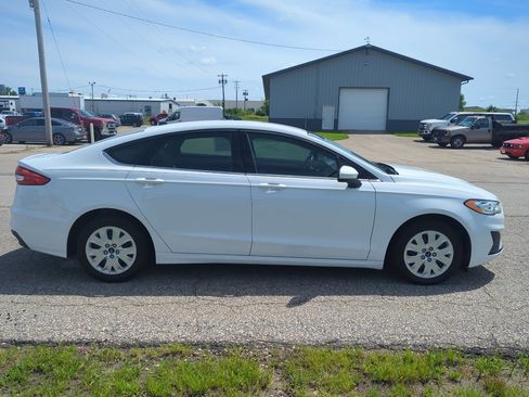 Used 2019 Ford Fusion S image 8