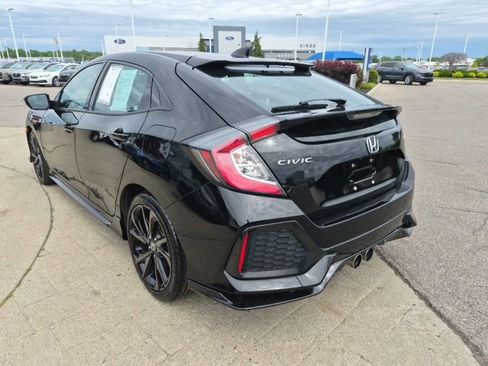 Used 2018 Honda Civic Sport image 7