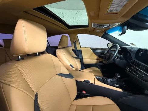 Used 2024 Lexus ES 300h w/ Premium Package FWD image 30