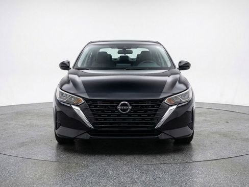 Used 2025 Nissan Sentra SV FWD image 2