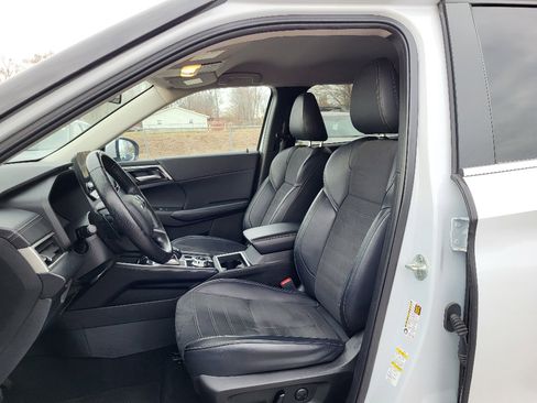 Used 2024 Mitsubishi Outlander SE Black Edition image 6