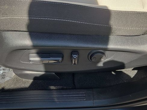 Used 2025 Honda CR-V EX image 19