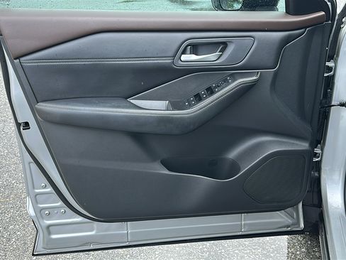 Certified 2023 Nissan Rogue SV w/ SV Premium Package AWD/4WD image 13