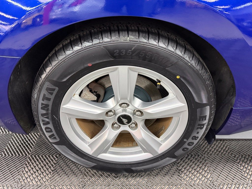 Used 2015 Ford Mustang Coupe RWD image 19