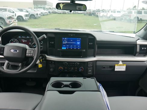 New 2025 Ford F250 XL w/ XL Chrome Package image 44