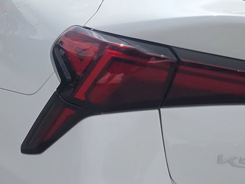 Used 2025 Kia K5 LXS FWD image 9