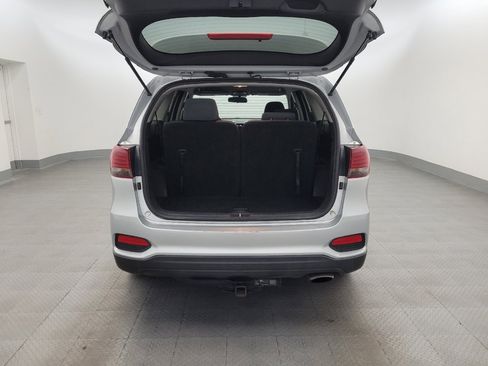 Used 2019 Kia Sorento AWD V6 image 29