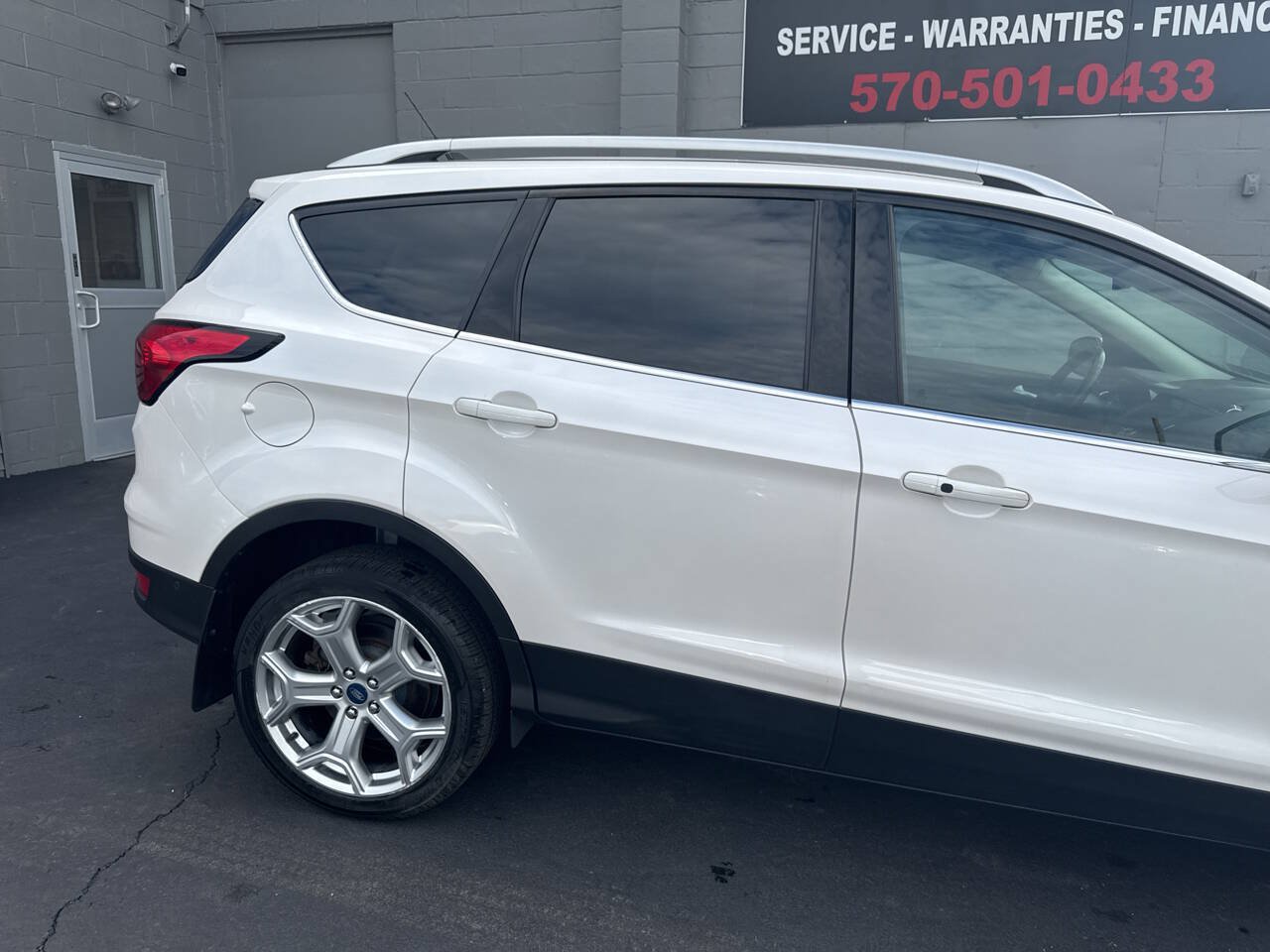 Used 2019 Ford Escape Titanium AWD/4WD image 9