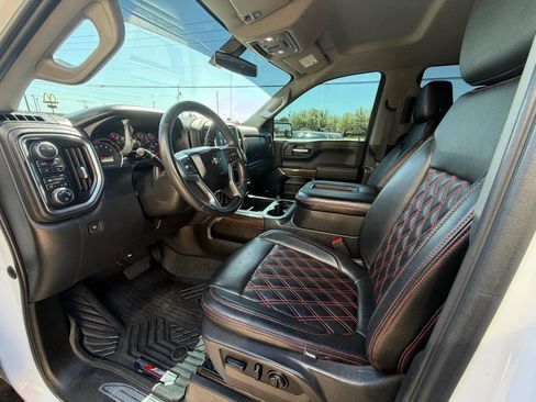 Used 2022 Chevrolet Silverado 1500 LT Trail Boss w/ Convenience Package II AWD/4WD image 12