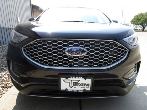 Used 2023 Ford Edge SEL w/ Convenience Package image 2