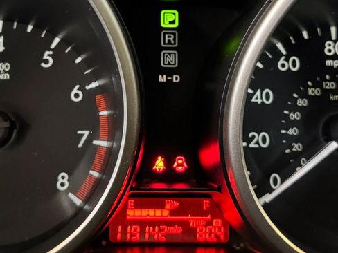 Used 2012 MAZDA MAZDA5 Sport image 17