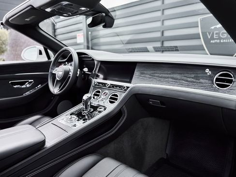 Used 2020 Bentley Continental GT AWD/4WD image 35