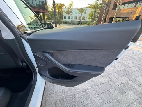 Used 2024 Tesla Model Y Performance AWD/4WD image 37