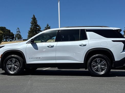 Used 2026 Chevrolet Traverse LT AWD/4WD image 8