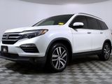 Used 2017 Honda Pilot Touring image 2
