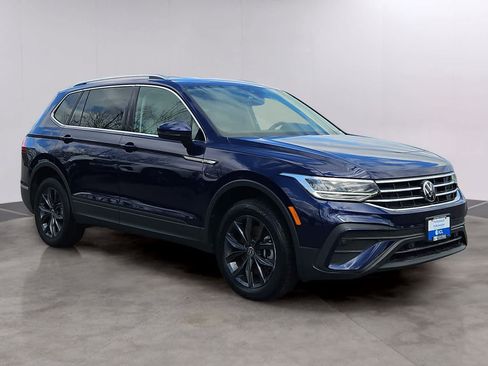 Used 2022 Volkswagen Tiguan SE AWD/4WD image 3