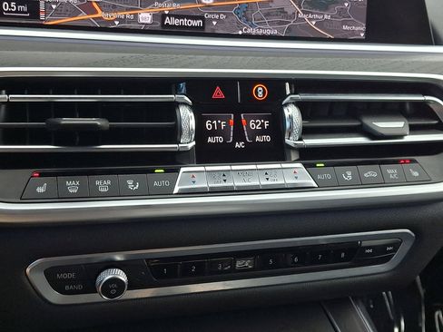Used 2020 BMW X7 xDrive40i w/ M Sport Package AWD/4WD image 17