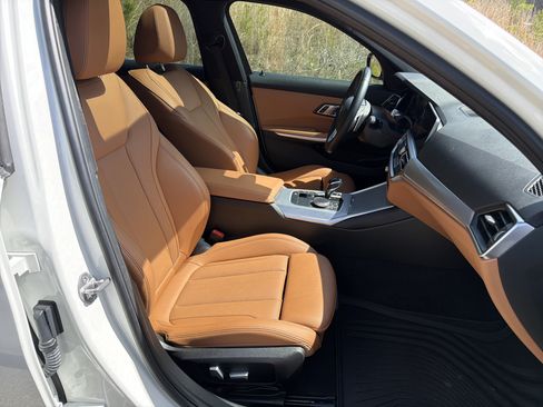 Used 2022 BMW 330i Sedan w/ Premium Package image 13