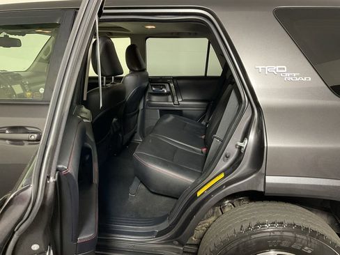 Used 2018 Toyota 4Runner TRD Off-Road AWD/4WD image 33