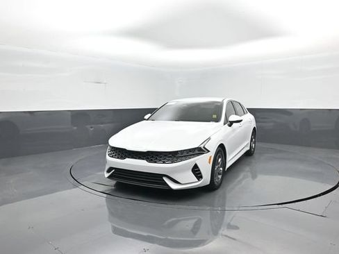 Used 2023 Kia K5 LXS FWD image 4