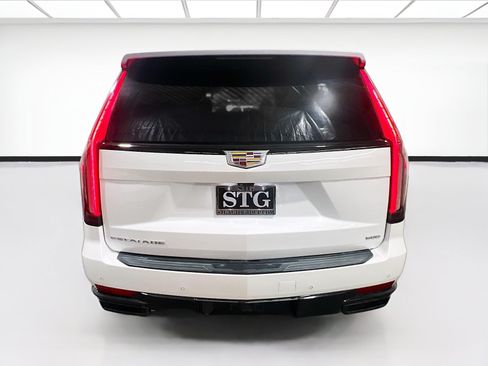 Used 2022 Cadillac Escalade ESV Sport w/ Touring Package RWD image 5