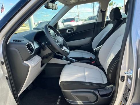 New 2026 Hyundai Venue SEL FWD image 15