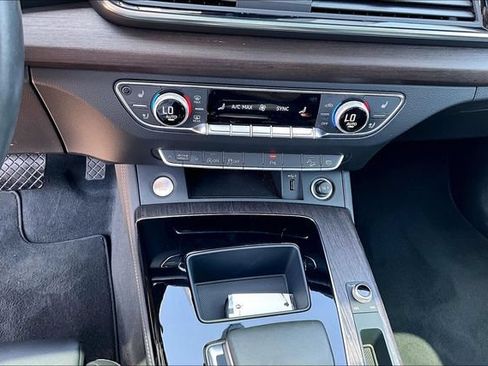 Used 2023 Audi Q5 2.0T Premium Plus w/ Premium Plus Package AWD/4WD image 21