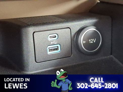 Used 2020 Ford Escape SE image 23