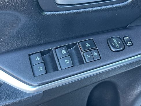 Used 2016 Toyota Camry SE FWD image 13