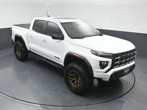 Used 2023 GMC Canyon AT4 w/ Technology Package image 9