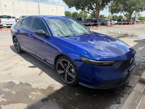 Used 2025 Honda Accord Sport image 4