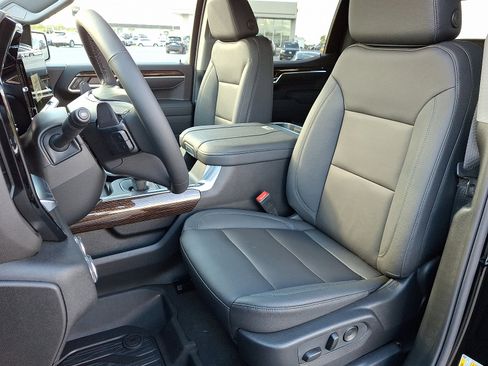 New 2026 GMC Sierra 1500 Elevation w/ Elevation Premium Package image 6