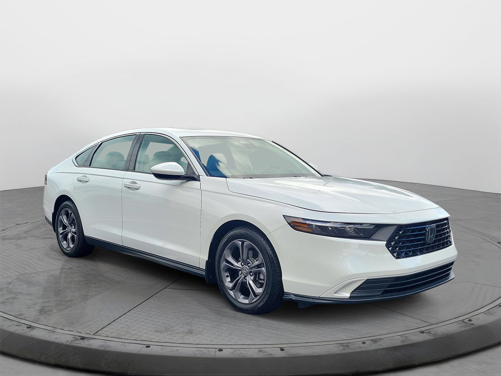 Certified 2023 Honda Accord EX image 1