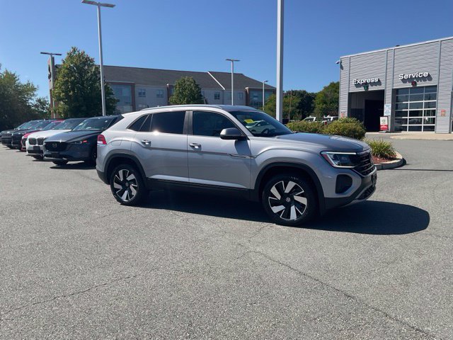 Used 2026 Volkswagen Atlas Cross Sport SE AWD/4WD image 3