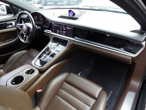 Used 2018 Porsche Panamera image 21
