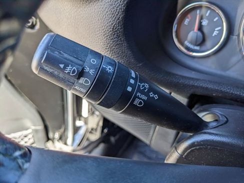 Used 2015 Jeep Wrangler Unlimited Rubicon image 29