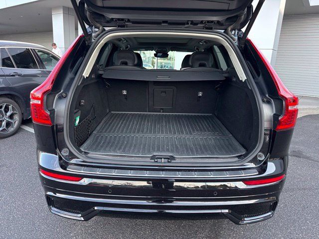Used 2024 Volvo XC60 T8 Plus w/ Protection Package Premier AWD/4WD image 5