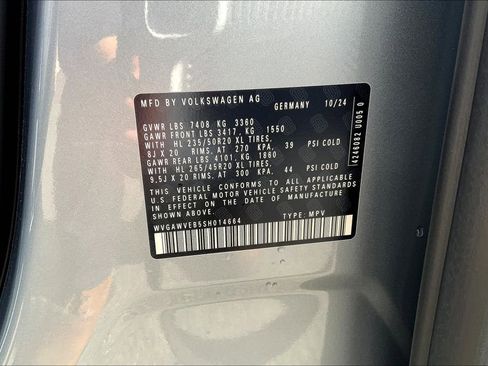 New 2025 Volkswagen ID. Buzz Pro S RWD image 32