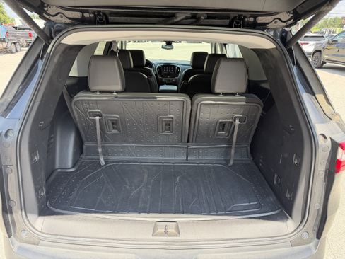 Used 2020 Chevrolet Traverse LT w/ LT Premium Package AWD/4WD image 9