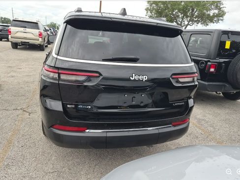 Used 2023 Jeep Grand Cherokee L Laredo w/ Luxury Tech Group I AWD/4WD image 4