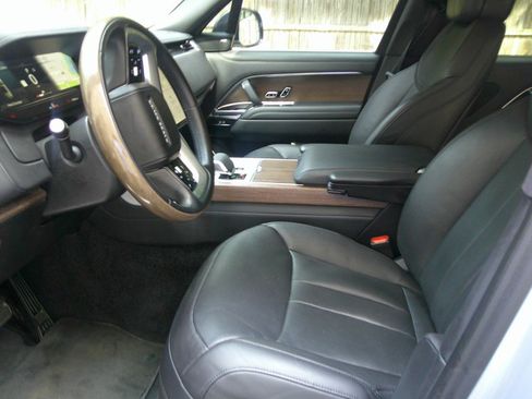 Used 2024 Land Rover Range Rover Long Wheelbase SE AWD/4WD image 71