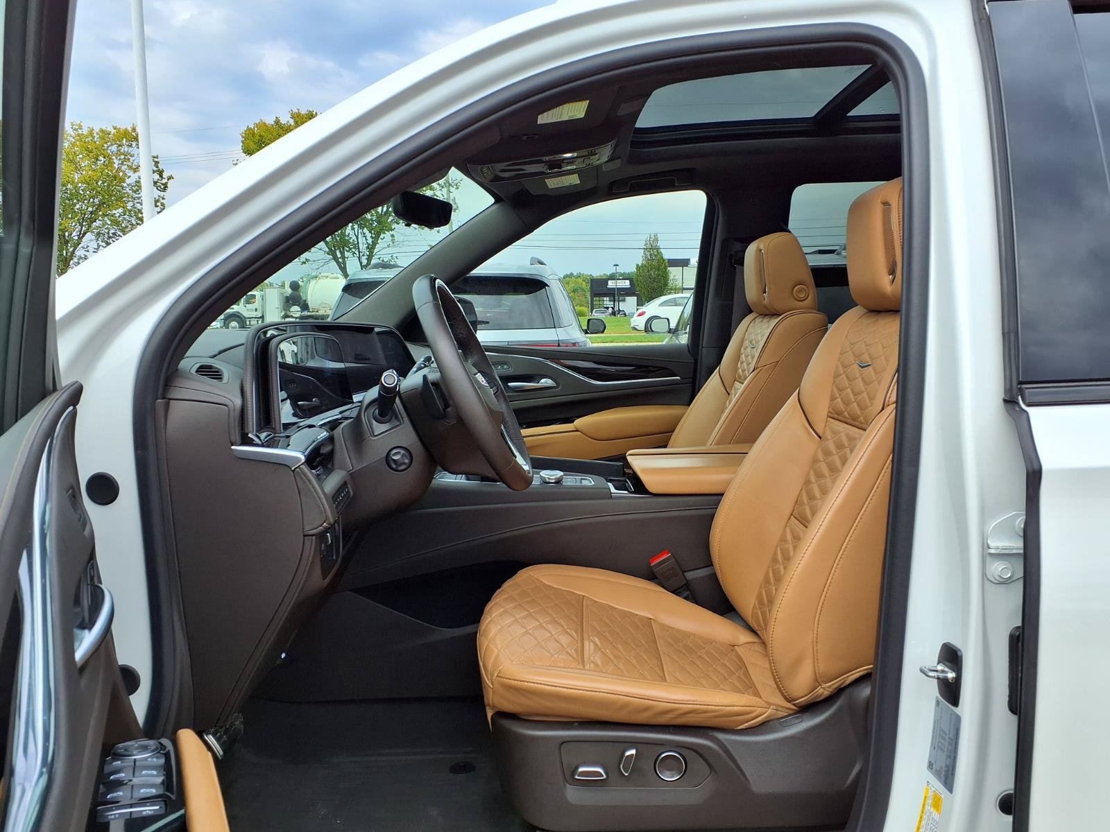 Used 2024 Cadillac Escalade Sport w/ LPO, ONYX Package AWD/4WD image 17