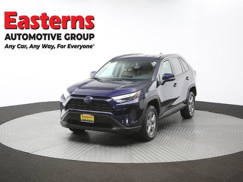 Used 2022 Toyota RAV4 XLE AWD/4WD image 59