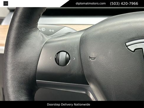 Used 2023 Tesla Model 3 Performance image 33