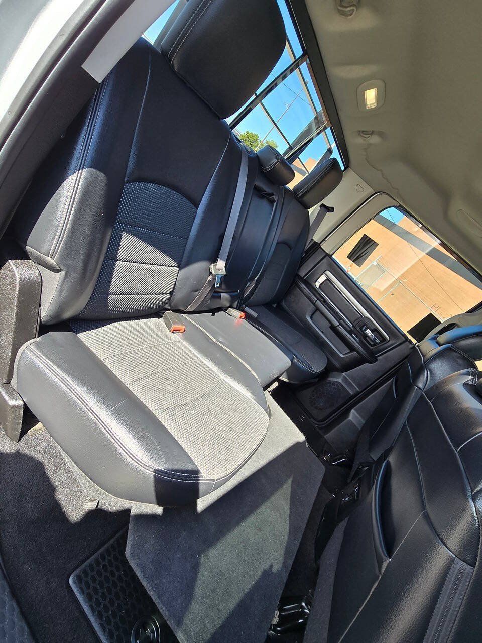 Used 2018 RAM 2500 Big Horn w/ Sport Appearance Group AWD/4WD image 9